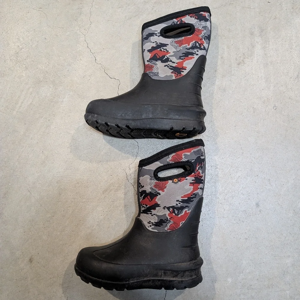 Bogs Youth 1 Black and Red Camouflage Boots